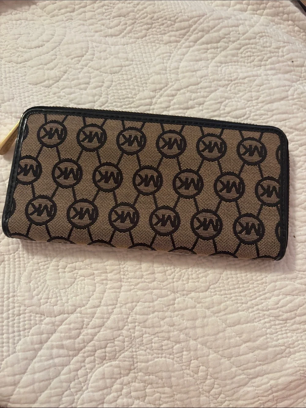 Michael Kors vintage Brown Logo Zip Wallet with Gold Plate circa 2012
